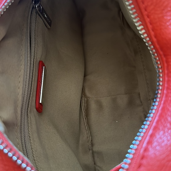 COPY - Danier leather crossbody bag - Picture 8 of 9